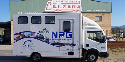 Transporte hípico tres caballos